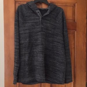 Men’s Mark Anthony slim fit hooded sweatshirt.